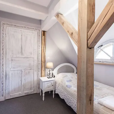 Zabytkowy Spichlerz W Olsztynie Kolo Czestochowy