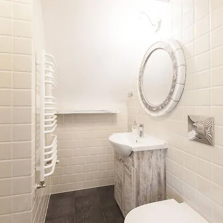 Zabytkowy Spichlerz W Olsztynie Kolo Czestochowy Locanda Olsztyn (Silesia)