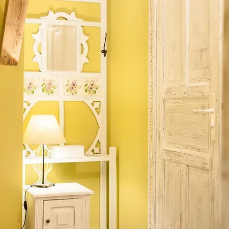 Zabytkowy Spichlerz W Olsztynie Kolo Czestochowy Olsztyn (Silesia)