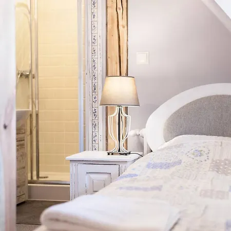 Zabytkowy Spichlerz W Olsztynie Kolo Czestochowy Locanda