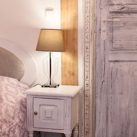 Zabytkowy Spichlerz W Olsztynie Kolo Czestochowy Locanda *