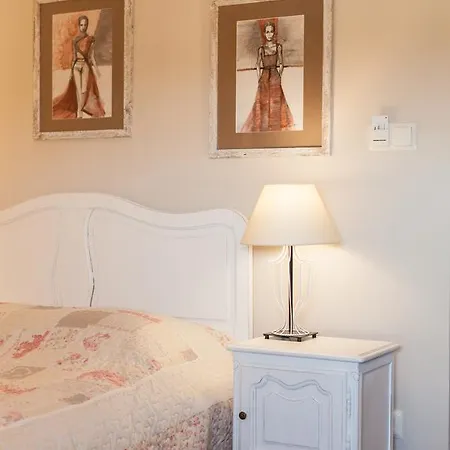 Zabytkowy Spichlerz W Olsztynie Kolo Czestochowy Locanda