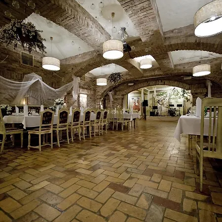 Inn Zabytkowy Spichlerz W Olsztynie Kolo Czestochowy Olsztyn (Silesia)