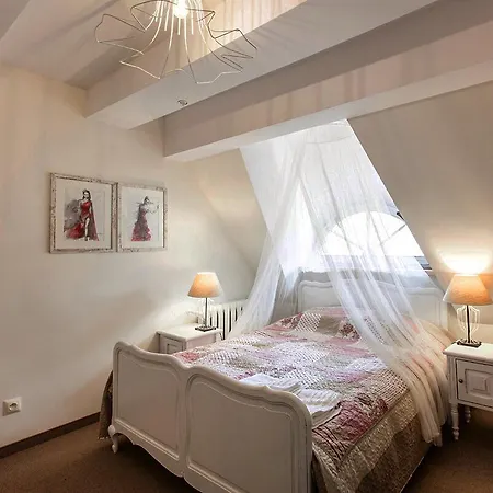Zabytkowy Spichlerz W Olsztynie Kolo Czestochowy Inn