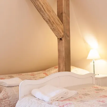 Zabytkowy Spichlerz W Olsztynie Kolo Czestochowy * Olsztyn (Silesia)