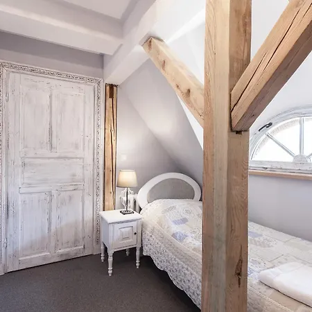 Zabytkowy Spichlerz W Olsztynie Kolo Czestochowy * Olsztyn (Silesia)