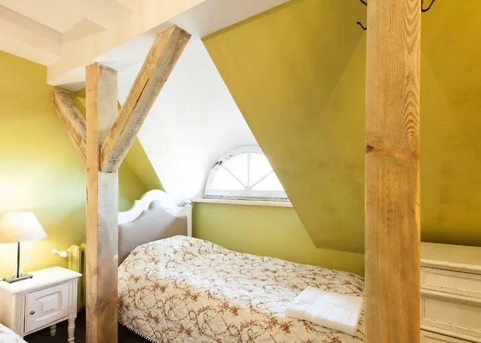 Zabytkowy Spichlerz W Olsztynie Kolo Czestochowy Inn Olsztyn (Silesia)