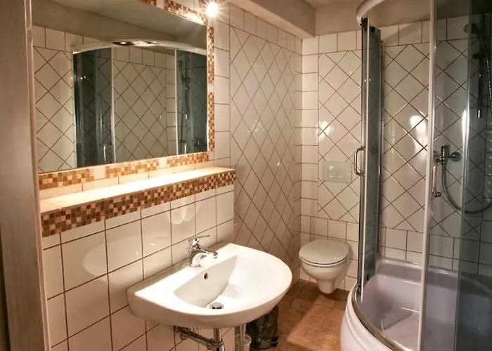 Zabytkowy Spichlerz W Olsztynie Kolo Czestochowy Olsztyn (Silesia)