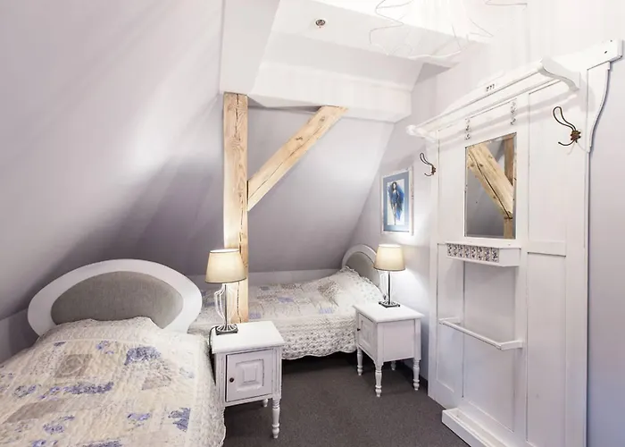 Zabytkowy Spichlerz W Olsztynie Kolo Czestochowy * אולשטין