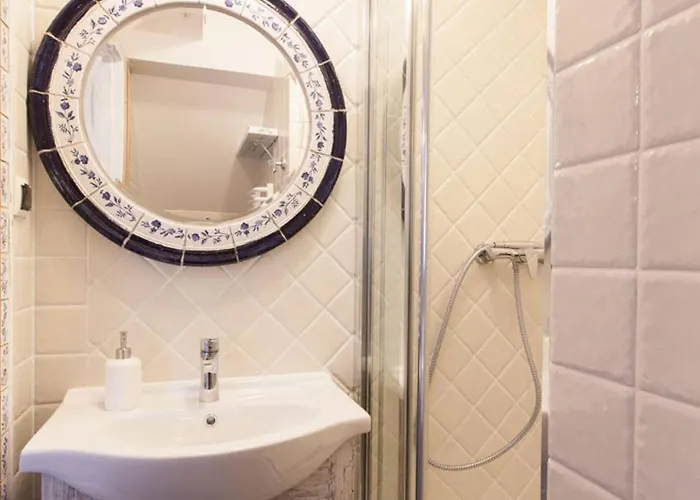 Zabytkowy Spichlerz W Olsztynie Kolo Czestochowy אורחן