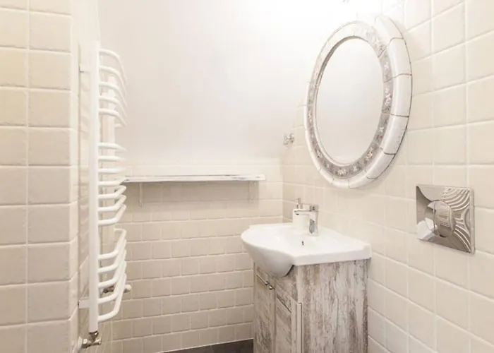 Zabytkowy Spichlerz W Olsztynie Kolo Czestochowy Inn Olsztyn (Silesia)