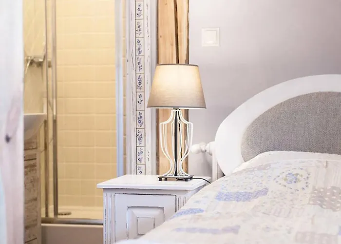 Zabytkowy Spichlerz W Olsztynie Kolo Czestochowy אורחן