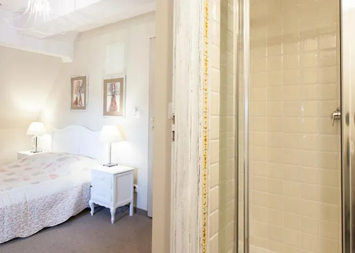 Zabytkowy Spichlerz W Olsztynie Kolo Czestochowy Inn *