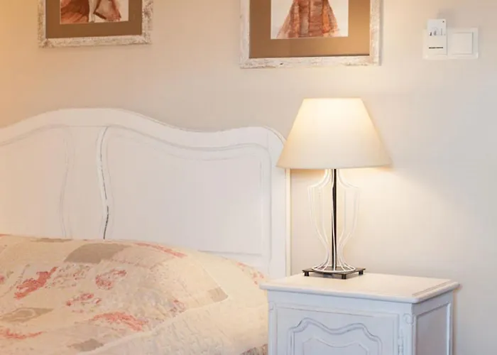 Zabytkowy Spichlerz W Olsztynie Kolo Czestochowy *