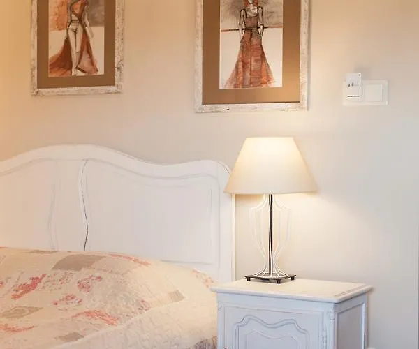 Zabytkowy Spichlerz W Olsztynie Kolo Czestochowy Inn