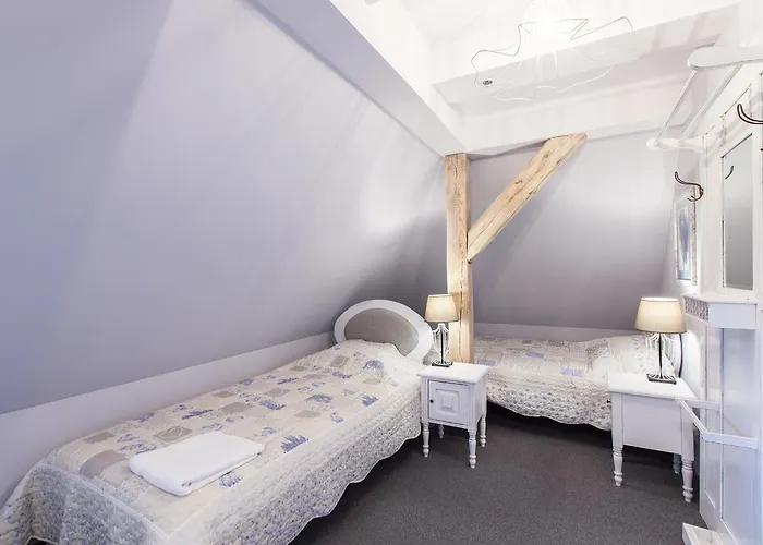 Zabytkowy Spichlerz W Olsztynie Kolo Czestochowy * אולשטין