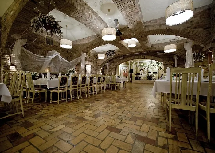 Inn Zabytkowy Spichlerz W Olsztynie Kolo Czestochowy Olsztyn (Silesia)