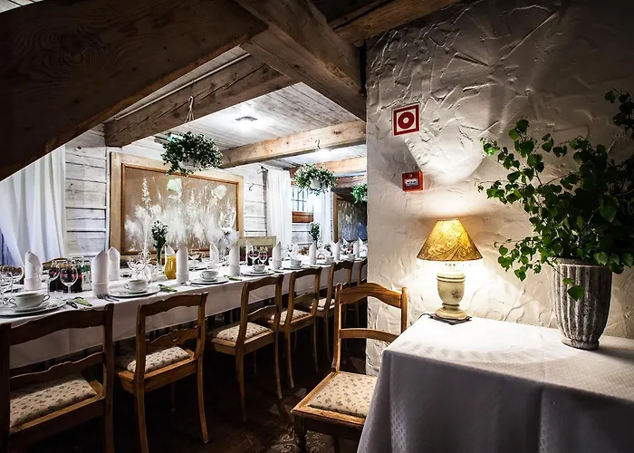 Zabytkowy Spichlerz W Olsztynie Kolo Czestochowy *